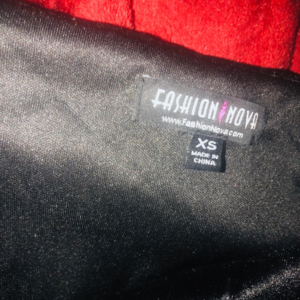 Fashion Nova Classic Velvet black dress - Picture 5 of 6